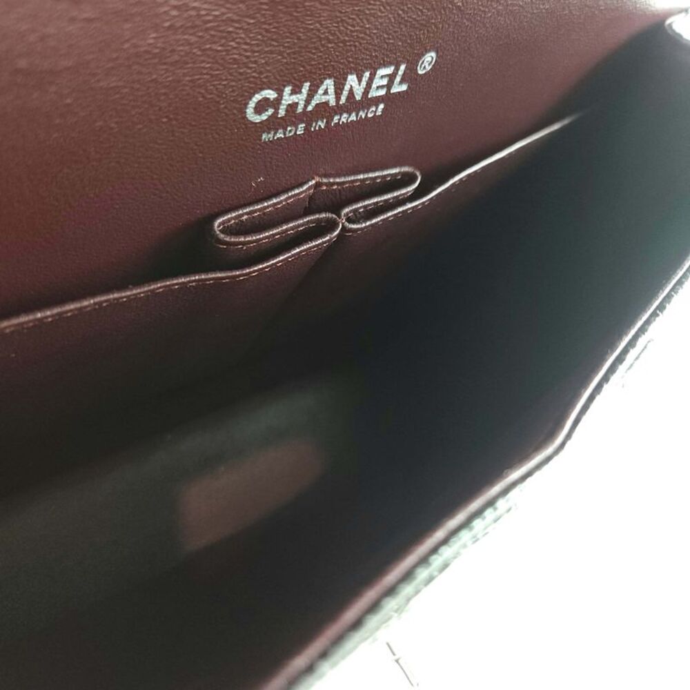 Classic Caviar Flap Shoulder Bag - Picture 7 of 8